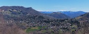 75 Dal tempietto della Madonna del Perello vista alla luce meridiana dell'altopiano Selvino-Aviatico e dei suoi monti